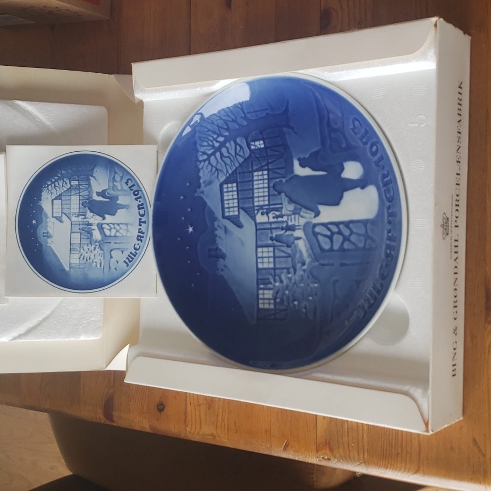 Copenhagen Porcelain Christmas Plate NIB 1973 Country Christmas 7.25"